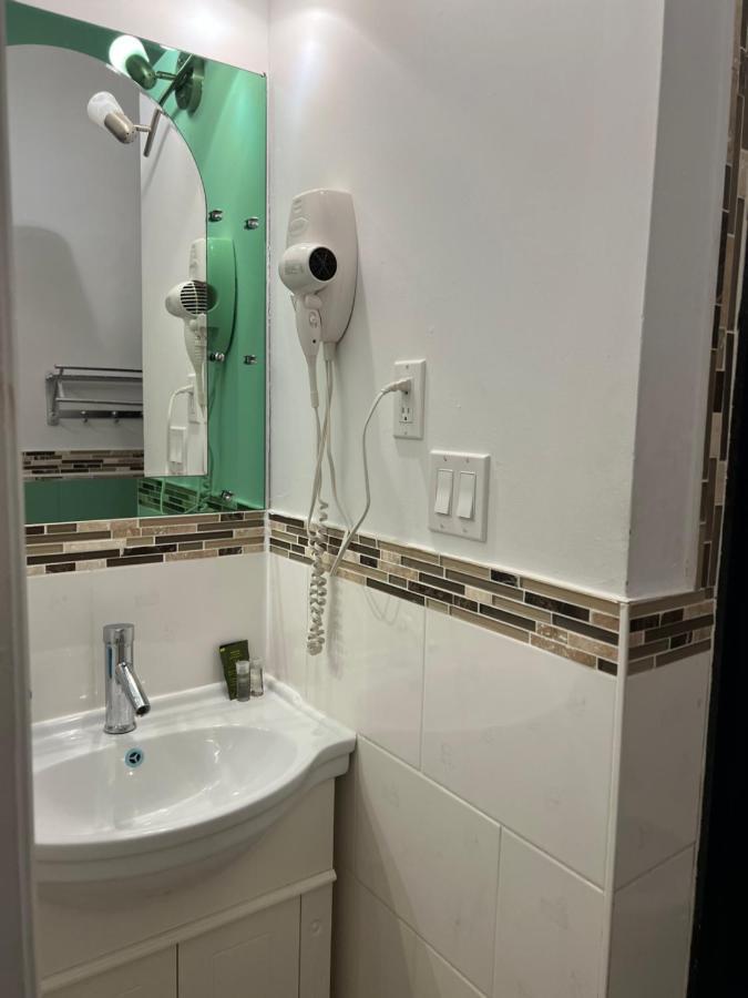 Adas Guesthouse Toronto Dış mekan fotoğraf